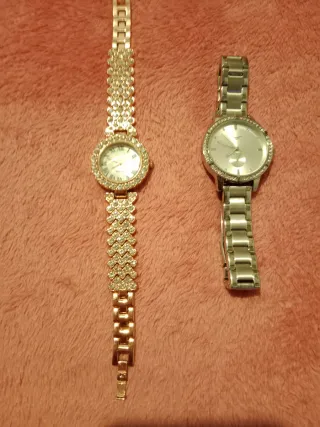 PRECIO NEGOCIABLE  Relojes de pulsera dorados y pl