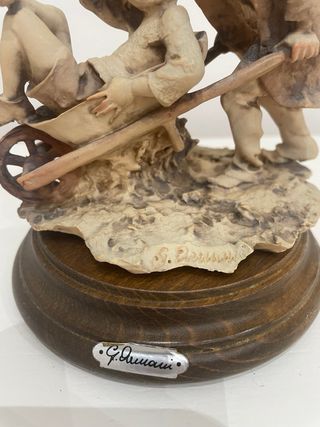 Figura G. Armani Porcelana Niños Carretilla