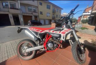 Beta 125 4T Supermotard