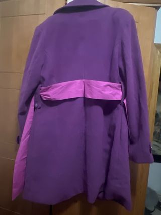 Abrigo morado talla L