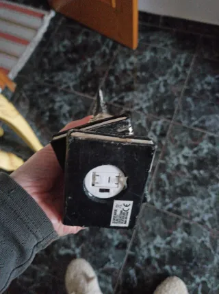 Figura Cuervo sobre Calavera y Libros