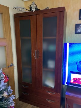 Mueble de salón madera oscura