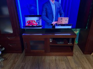 Mueble de salón madera oscura