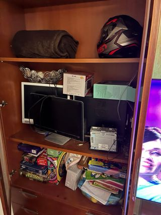 Mueble de salón madera oscura