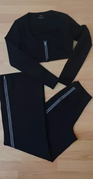 Conjunto Oysho negro cremallera