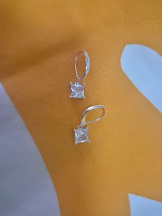 Pendientes Plata Ley con Piedra Blanca