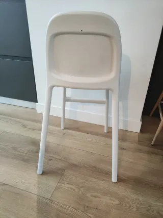 Silla alta blanca para bebé