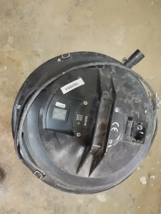 Aspirador industrial con accesorios