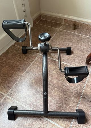 Máquina de pedales para ejercicio