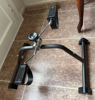 Máquina de pedales para ejercicio