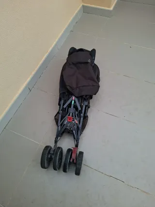 Silla de paseo Maclaren negra