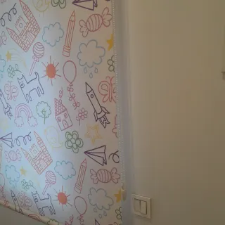 Estor enrollable traslúcido infantil