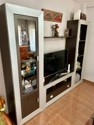 Mueble Salón Vitrina Madera y Cristal