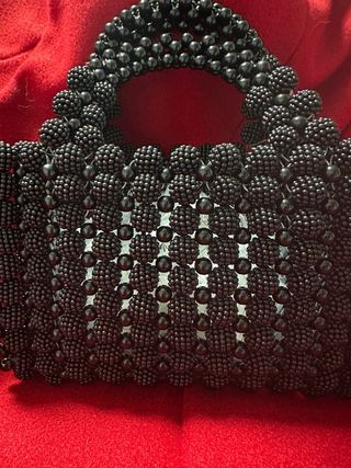Bolso artesanal de perlas negro
