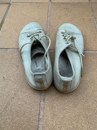 Zapatos planos beige talla 40