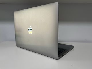 MacBook Pro 13” 2017 Gris Espacial
