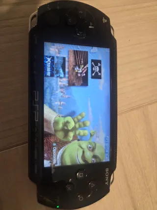 Sony PSP con varios juegos