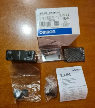 Fotocélula Omron E3JM-R4M4-G