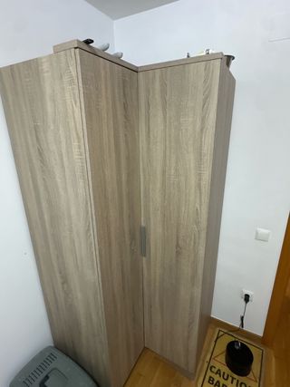 Armario esquinero madera
