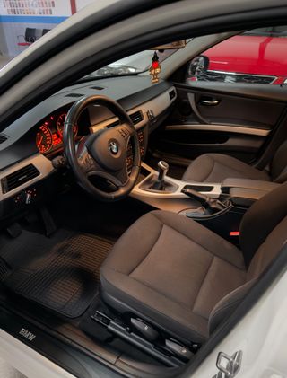 BMW Serie 3 318i 2011