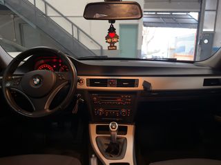 BMW Serie 3 318i 2011