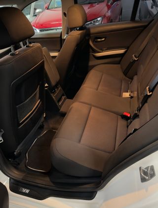 BMW Serie 3 318i 2011
