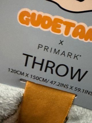 Manta polar Gudetama x Primark