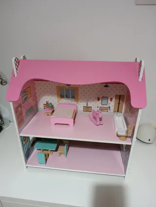 Casita de muñecas de madera rosa