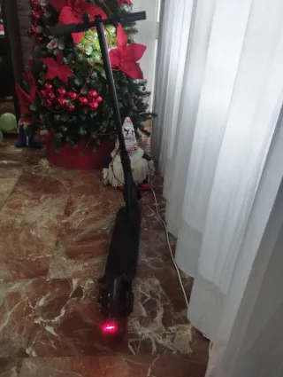 Patinete eléctrico negro