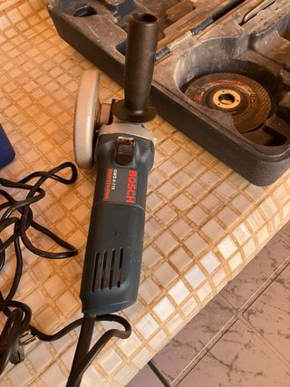 Amoladora Bosch con maletín