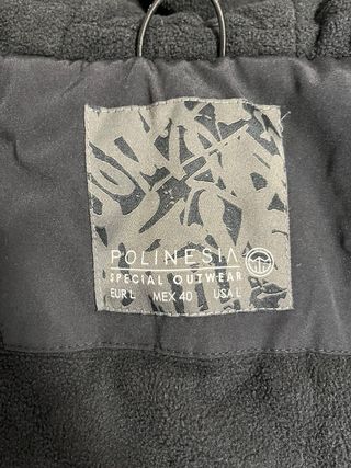 Abrigo Pull&Bear Negro con Capucha