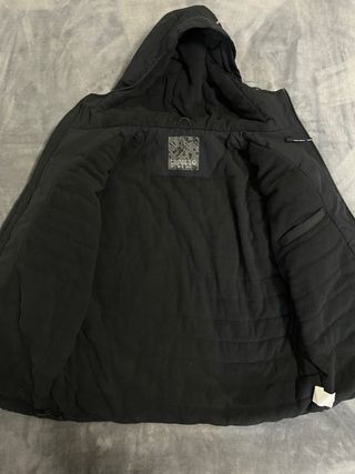 Abrigo Pull&Bear Negro con Capucha