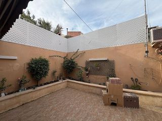 Casa adosada en venta en San Gabriel en Alicante