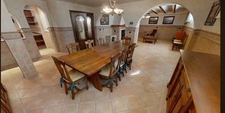 Chalet en venta en Elda