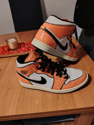 Nike Jordan Naranja y Blanco