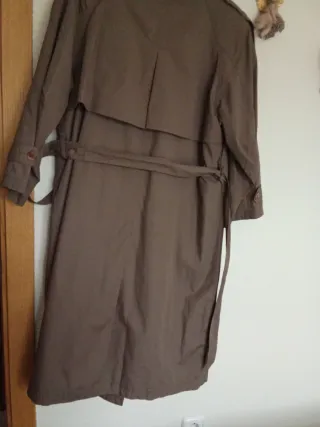 Gabardina larga marrón