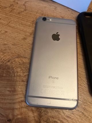 iPhone 6s nero/argento con cover