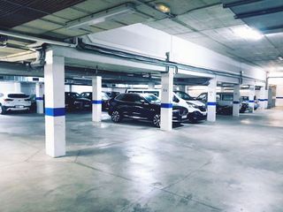 Garaje en alquiler en Centro en Tomares