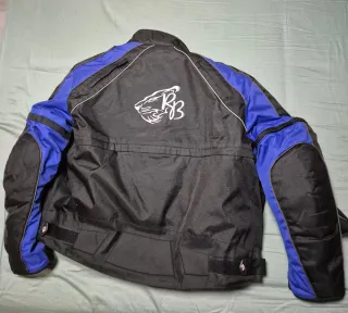 Traje de moto con tirantes.  Talla L