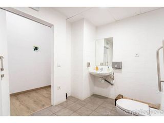 Local comercial en venta en Eixample Sud – Migdia en Girona