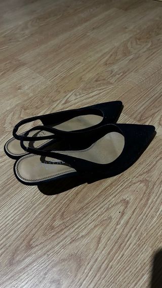 Zapatos negros tacón bajo