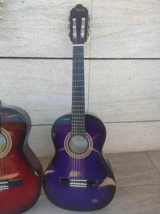 Guitarra española niño en perfecto estado.
