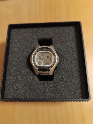 Reloj Casio Digital Plata y Negro