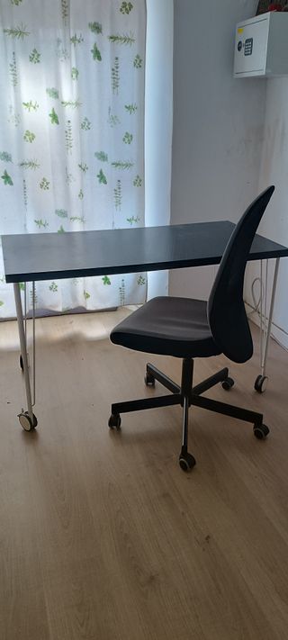 Mesa estudio y silla ruedas