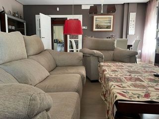 Chalet en venta en Linares