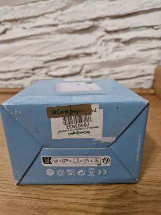 Cámara Instax Mini 12 sin abrir