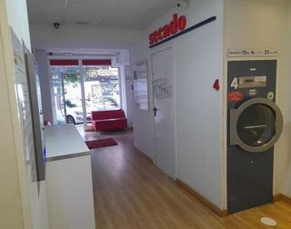 Local comercial en venta en Ambroz en Madrid