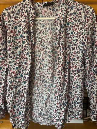 Blusa flores cuello mao talla 42