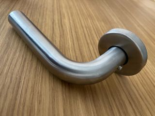 Manilla y cerradura acero inoxidable