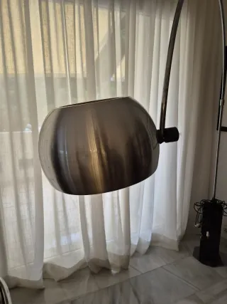 Lámpara de Arco Metálica Plateada